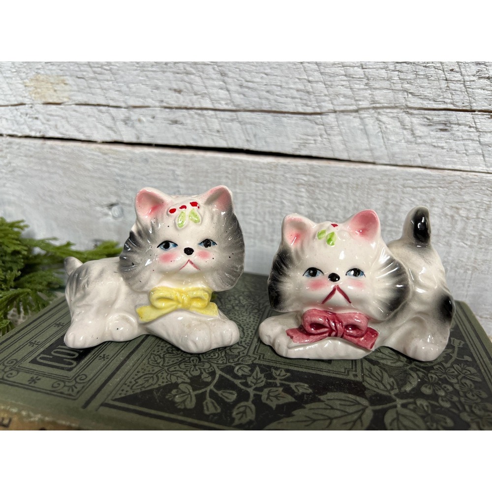 Vintage White Persian Cat Salt and Pepper Shakers * MCM Japan